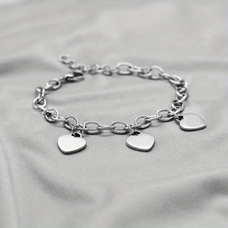 Family Love Bracelet – 4 hearts to engrave