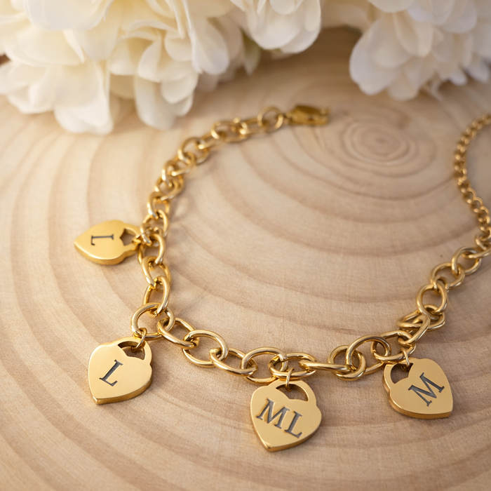 Family Love Bracelet – 4 hearts to engrave